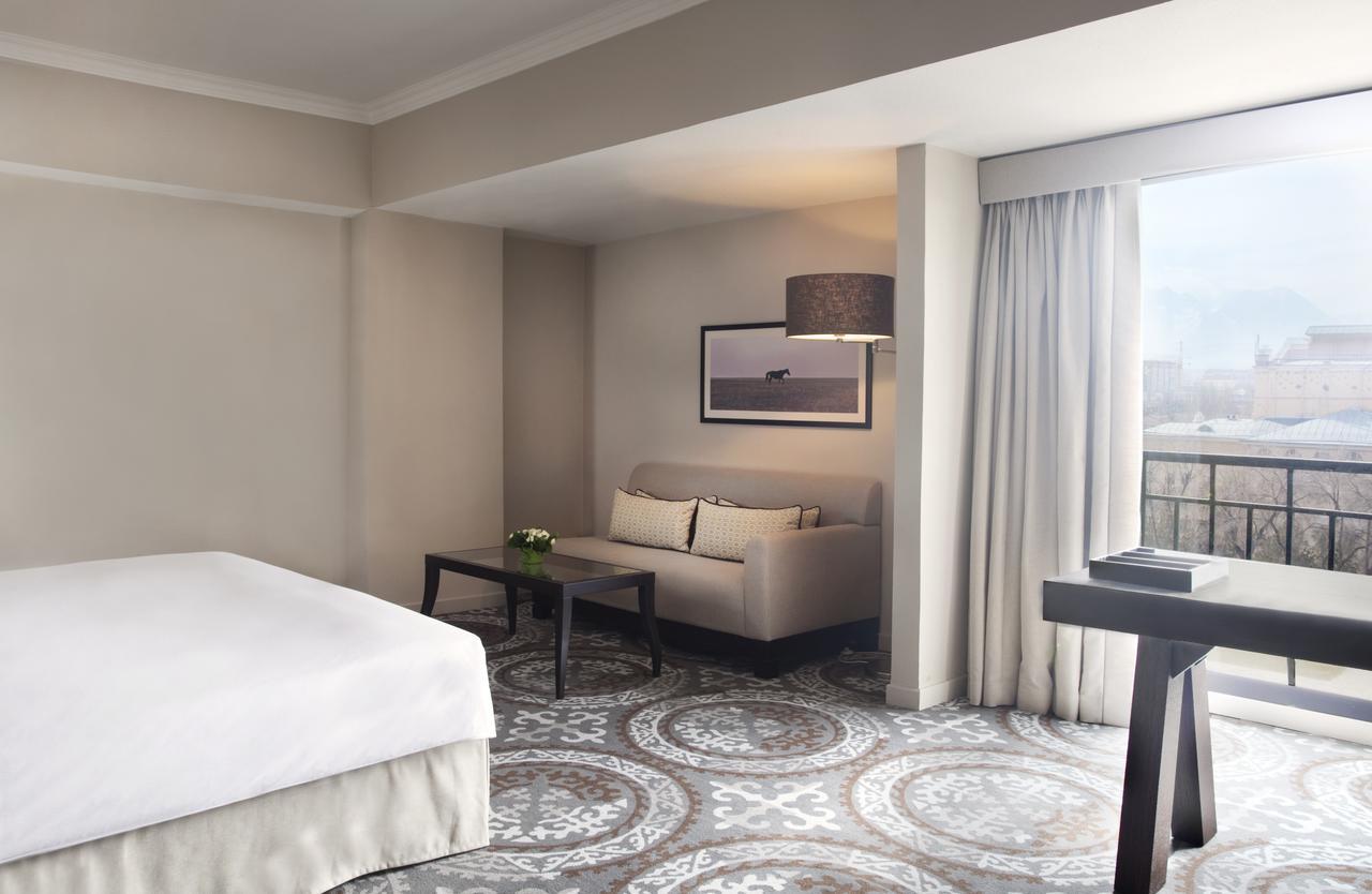 Готель Hyatt Regency Бішкек Номер фото